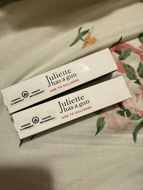 Juliette has a gun- ode to dullness travel spray set